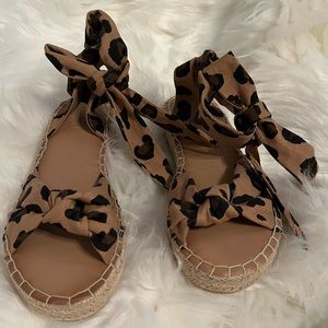 Old Navy cheetah print ankle strap sandals size 7
